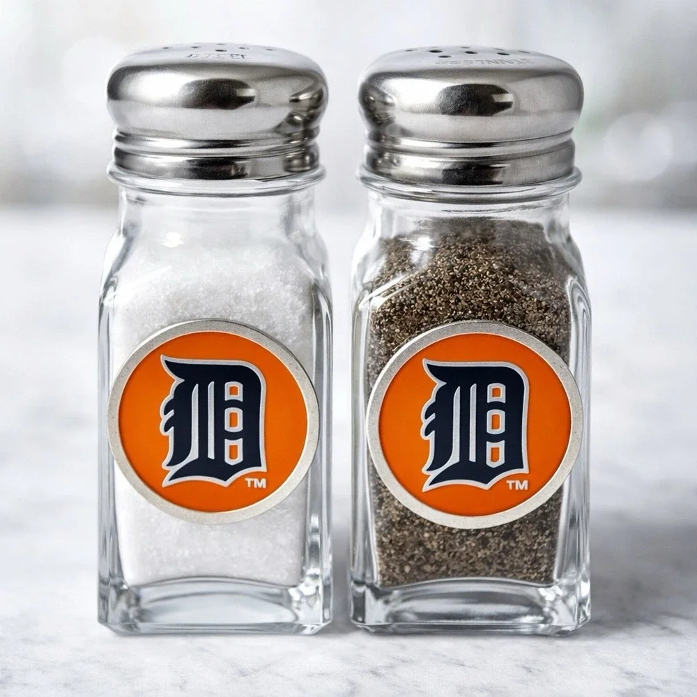 Detroit Tigers Salt And Pepper Shakers Glass Set MLB Baseball Kitchen